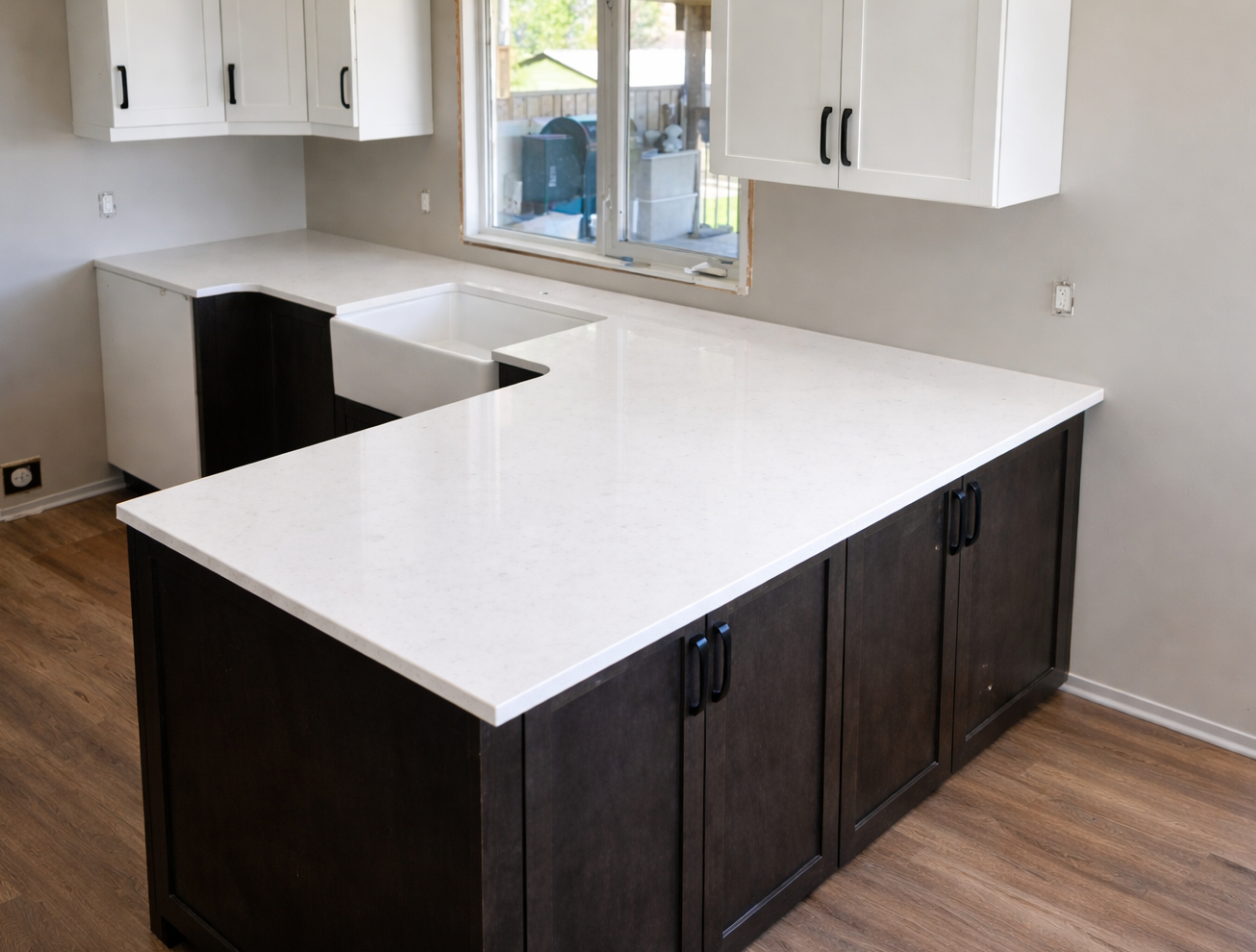Colonia White Kitchen
